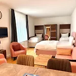 Akomo Otel *