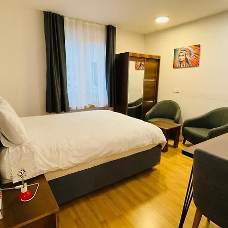 Hotel Akomo *