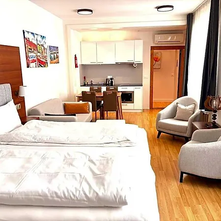 Hotel Akomo *