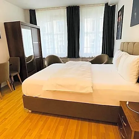 Hotel Akomo *