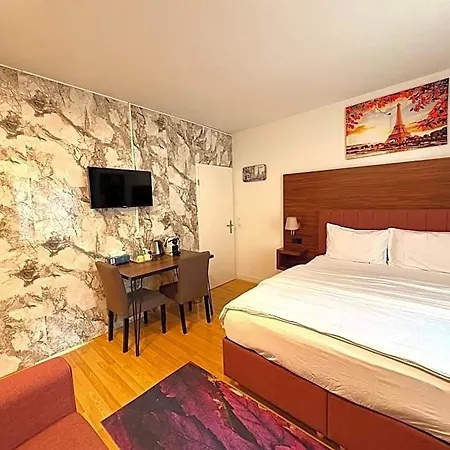 Akomo Hotel