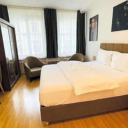 Hotel Akomo
