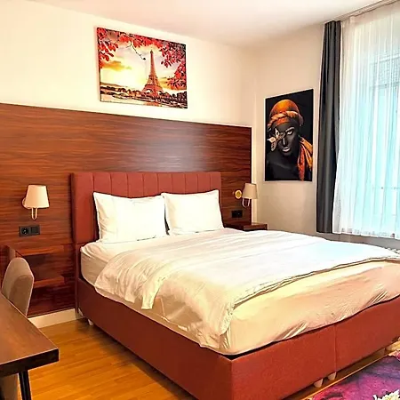 Hotel Akomo *